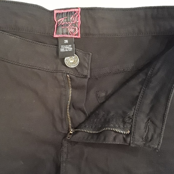 Torrid (Stretch) Black Jean Shorts. Women's Plus Size: 26 - Picture 5 of 8